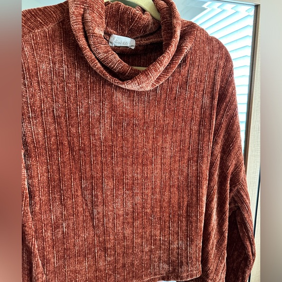 Altar’d State cropped orange sweater - Picture 3 of 4